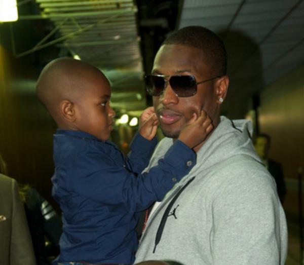 NBA奇葩的資料：韋德腮周長42釐米，詹姆斯季後賽場均攤手2.83次