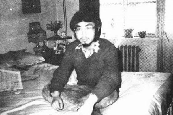 海子臥軌去世，兩月後，好友駱一禾為其整理遺作時猝然長逝