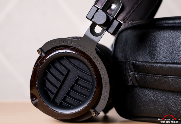 金戈鐵馬亦柔情-雷神 Thror Novel 平板耳機