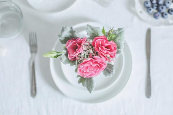 人活到極致：會賺錢，能獨處，常讀書