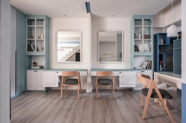 值得點贊!給雙人書桌中間加拉簾,孩子不再爭吵了,保護彼此隱私 值得點贊!給雙人書桌中間加拉簾,孩子不再爭吵了,保護彼此隱私