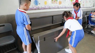 可升降課桌椅,抽屜式摺疊床,一家深圳學校的教育設計創新應用 可升降課桌椅,抽屜式摺疊床,一家深圳學校的教育設計創新應用