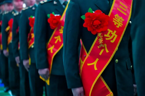 當兵12年，面對走留如何選擇？既要算好經濟賬，也要算好幸福賬