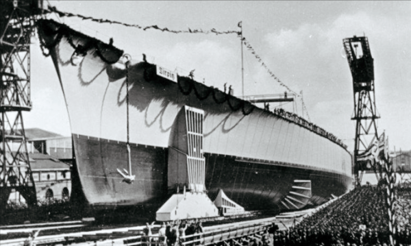 中美造船實力對比：二戰美國爆艦輝煌一去不返，現輪到中國下餃子