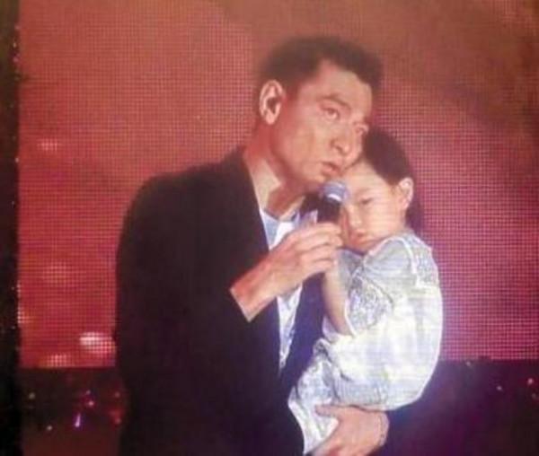 “模範爸爸”劉德華：為女兒僱了4個保鏢3個保姆，每月花去41萬