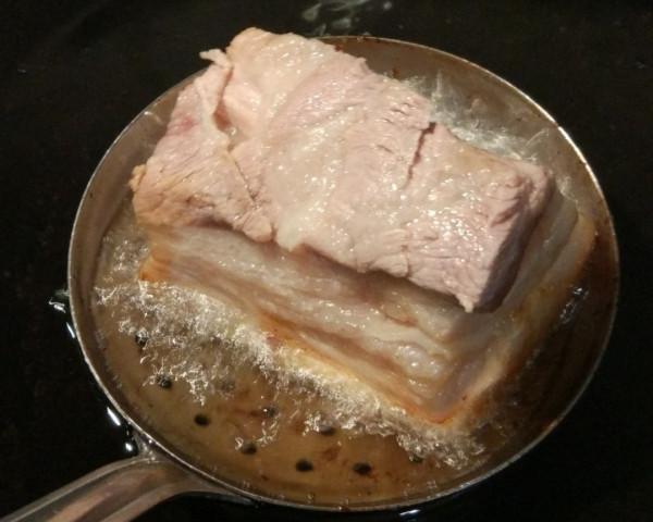 20年的農村大廚分享四川扣肉的做法，吃一塊不解饞，吃一碗不油膩