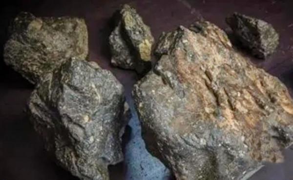 2009年，荷蘭證實美國送的&OpenCurlyDoubleQuote;月岩&rdquo;是假貨，美國：我沒說那是月岩