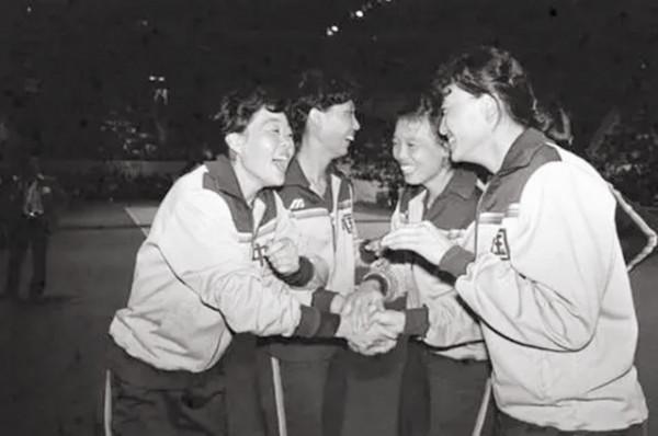 2013年女排將軍陳招娣逝世：郎平、孫晉芳、鄭海霞前來悼念