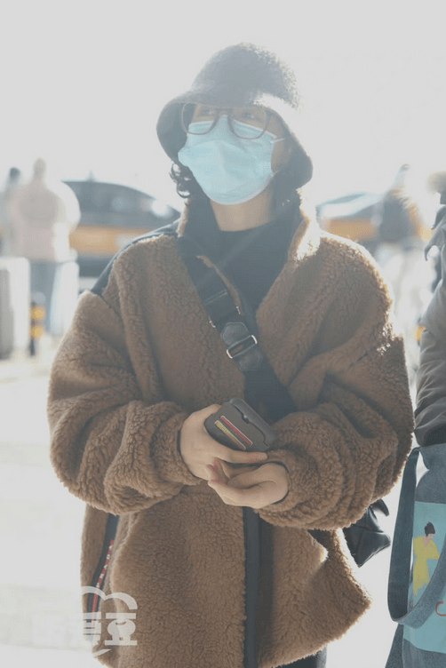 張子楓多次暗秀恩愛&excl;男方機場黑臉&comma;國民妹妹和塌房愛豆戀愛口碑跌