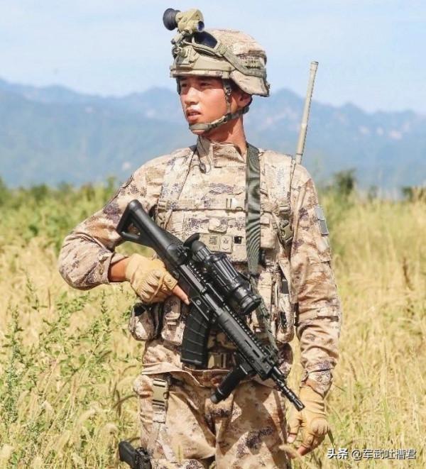 徹底告別雨衣挎包水壺三件套，解放軍數字化單兵系統彎道超車美國