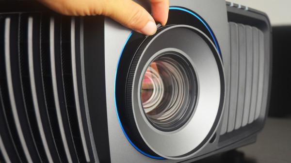 什麼是熱失焦?教你如何選對投影鏡頭 什麼是熱失焦?教你如何選對投影鏡頭