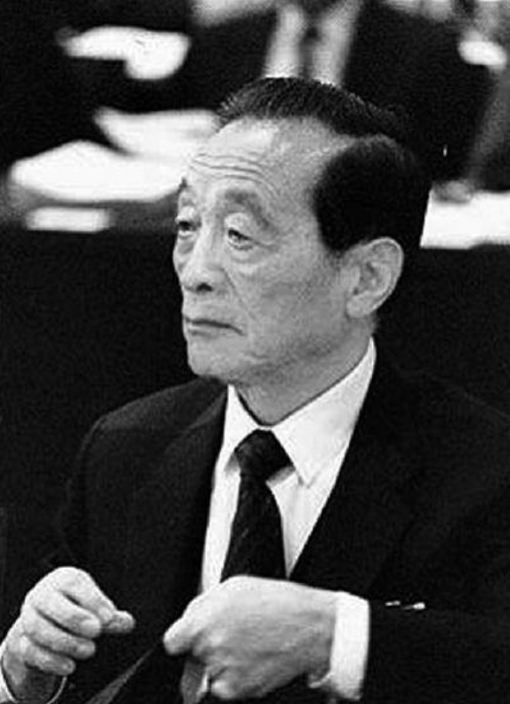 1938年,沈之嶽到延安,遞給毛主席一支菸,毛主席:這人有問題 1938年,沈之嶽到延安,遞給毛主席一支菸,毛主席:這人有問題