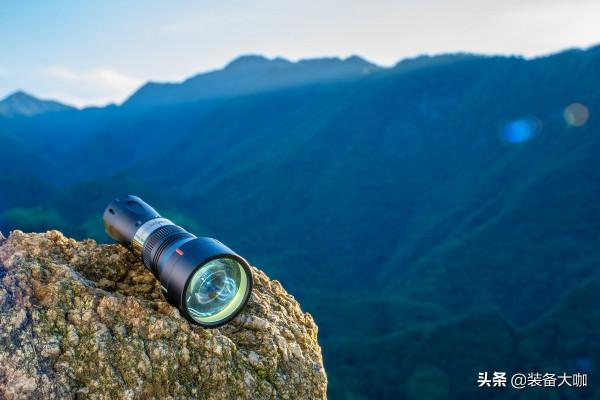 即有外觀設計,又有強悍效能Lumintop Thor II(雷神2) LEP鐳射手電 即有外觀設計,又有強悍效能Lumintop Thor II(雷神2) LEP鐳射手電