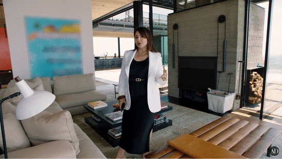 3.5億山頂豪宅佔地2.2畝 屋主竟然為豪車建了個展廳