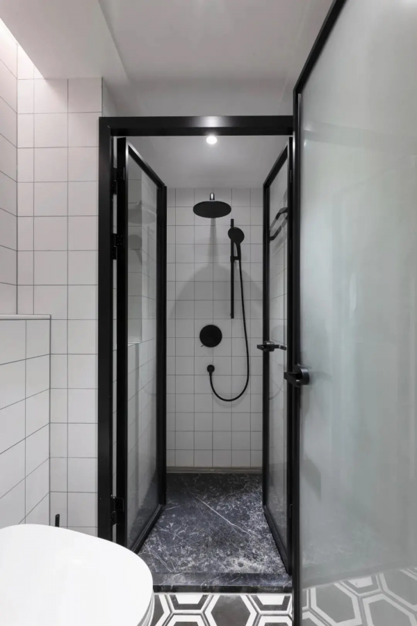 42㎡全靠拆牆打造通透無敵的空間，1人4貓的貓系新居