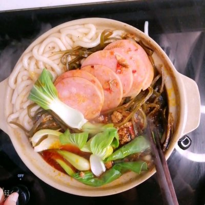 霜降到,來一鍋熱乎美味的砂鍋土豆粉,一口就能趕走深秋的寒冷 霜降到,來一鍋熱乎美味的砂鍋土豆粉,一口就能趕走深秋的寒冷