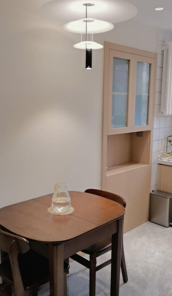 57㎡小戶型將“客廳”搬進臥室，超多“功能區”生活更便利