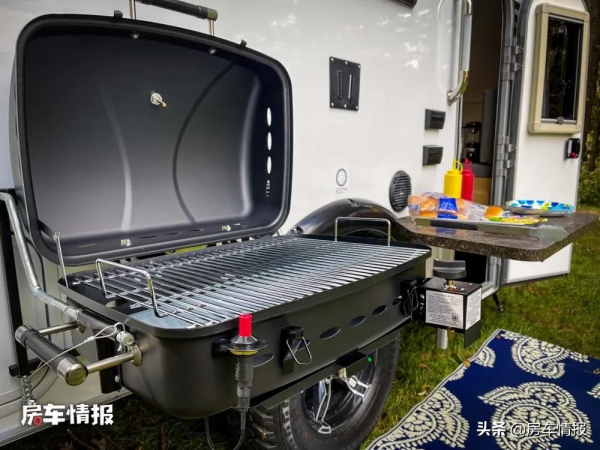 房車圈也內卷？車身小巧僅0.8噸能睡一家三口，車外能擺攤燒烤