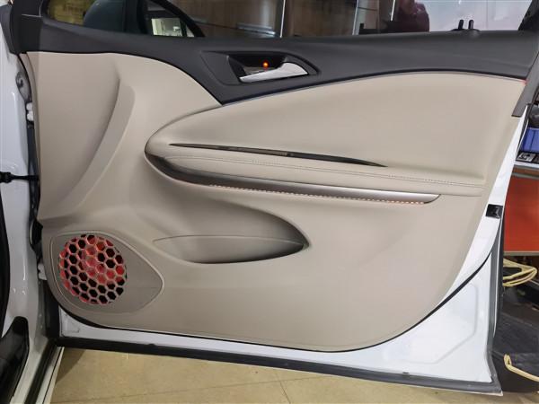 別克威朗音響改裝勁浪PS 165 F3亞麻三分頻+A柱倒模，嗨到停不下來