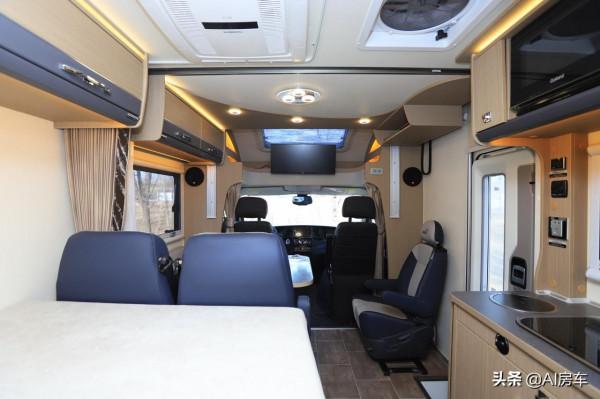 奇瑞3.0T+5座4床平頂房車亮相！設計用心，內飾豪華，用著很舒服