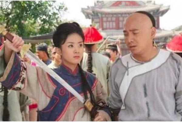 被導演侄子暴打，嫁2婚聯想總監，退出娛樂圈的孫菲菲，該怪誰呢