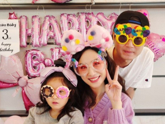 哥哥刷爆熱搜後,我卻被這位大灣區姐姐迷住了…… 哥哥刷爆熱搜後,我卻被這位大灣區姐姐迷住了……