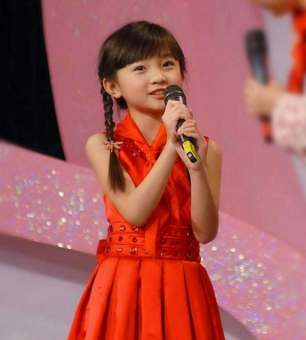 被當成搖錢樹的童星,鄧鳴賀去世時僅9歲,紀寶如被家人囚禁 被當成搖錢樹的童星,鄧鳴賀去世時僅9歲,紀寶如被家人囚禁