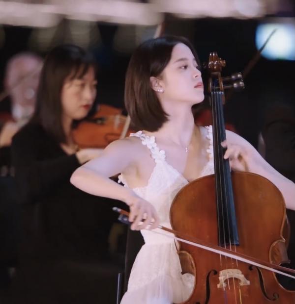 央視中秋晚會上的5大藝術家,個個實力超群,狂甩流量明星幾條街 央視中秋晚會上的5大藝術家,個個實力超群,狂甩流量明星幾條街