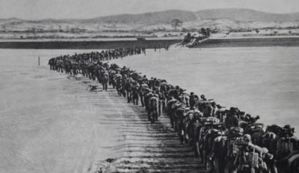 1952年，看完志願軍上甘嶺捷報後，蔣介石震驚之餘給出15字評價