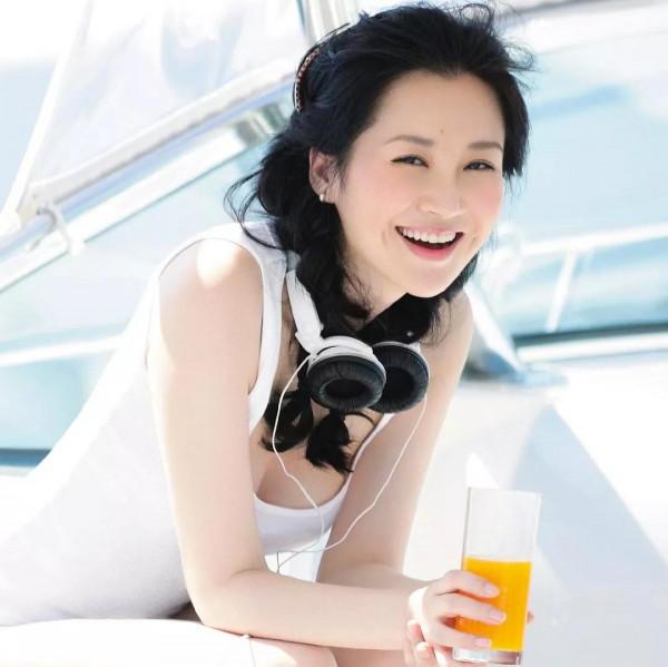 5位有梨渦的內地女星，笑起來俏麗無雙，不笑時眼角眉梢都是風情