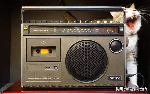 索尼 SONY CF-1980單聲道錄音機 兩波段收音機 卡帶播放器