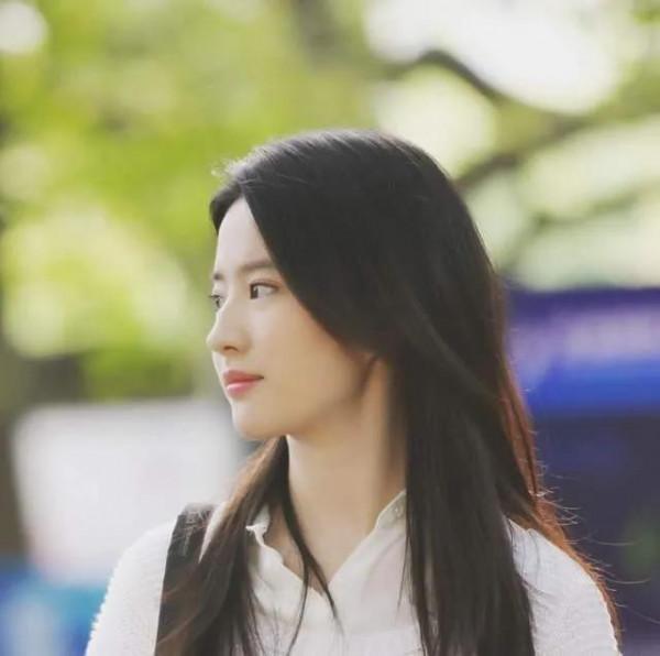 自帶濾鏡的女星，我只服這4位！長相不算美豔，但合照總是很出挑