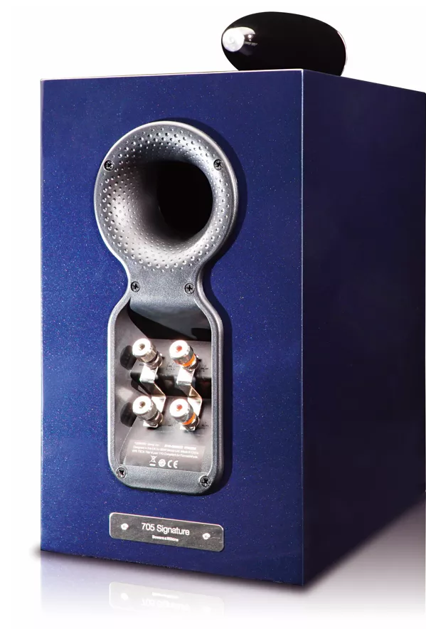 高雅的英倫紳士藍 Bowers &amp&semi; Wilkins 705 Signature書架式揚聲器