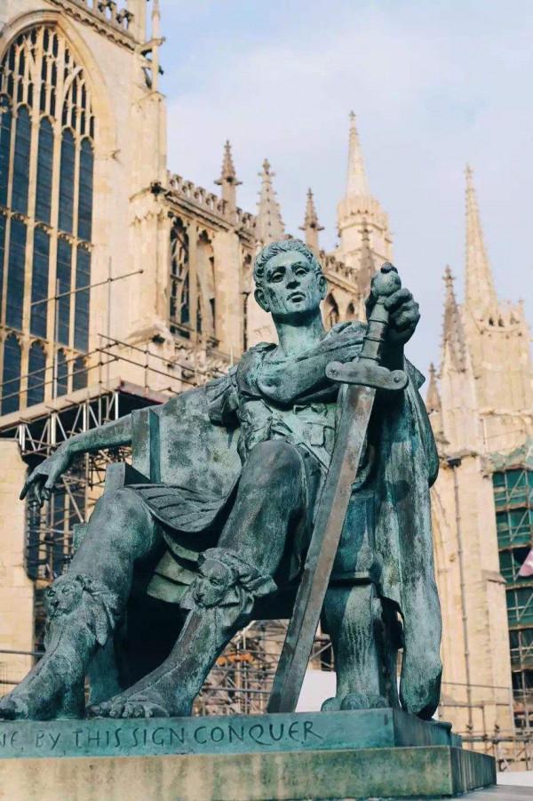 羅馬帝國亂了100多年後，為何君士坦丁一世能統治帝國？