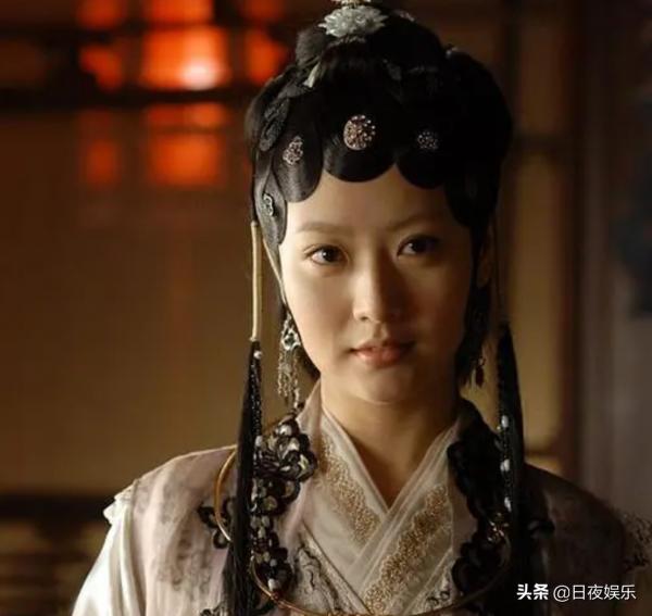 白冰：以為嫁給愛情，誰知遭遇騙婚？怦然再心動，卻又遇渣男