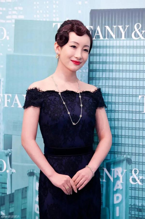 我被秦海璐圈粉了！御姐歸來，這誰頂得住啊