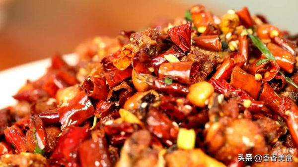 屋裡不讓坐,想吃坐門外,這館子咋這麼牛? 屋裡不讓坐,想吃坐門外,這館子咋這麼牛?