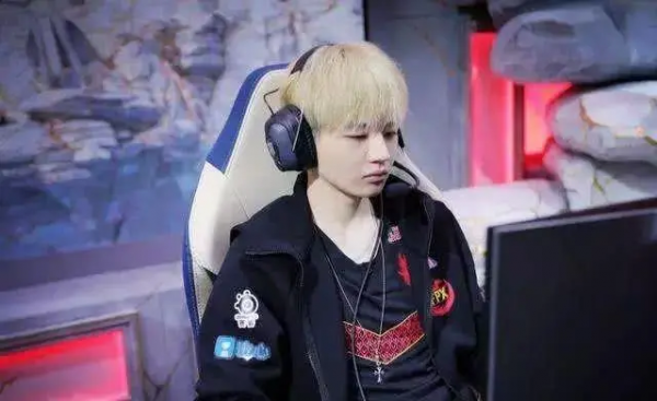 LPL轉會總結:沒有太多意外,knight續約tes,blg花錢重組 LPL轉會總結:沒有太多意外,knight續約tes,blg花錢重組