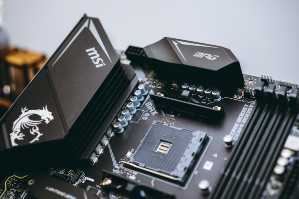 去掉風扇也叫“升級版”?微星MPG X570S EDGE MAX WIFI主機板圖賞 去掉風扇也叫“升級版”?微星MPG X570S EDGE MAX WIFI主機板圖賞