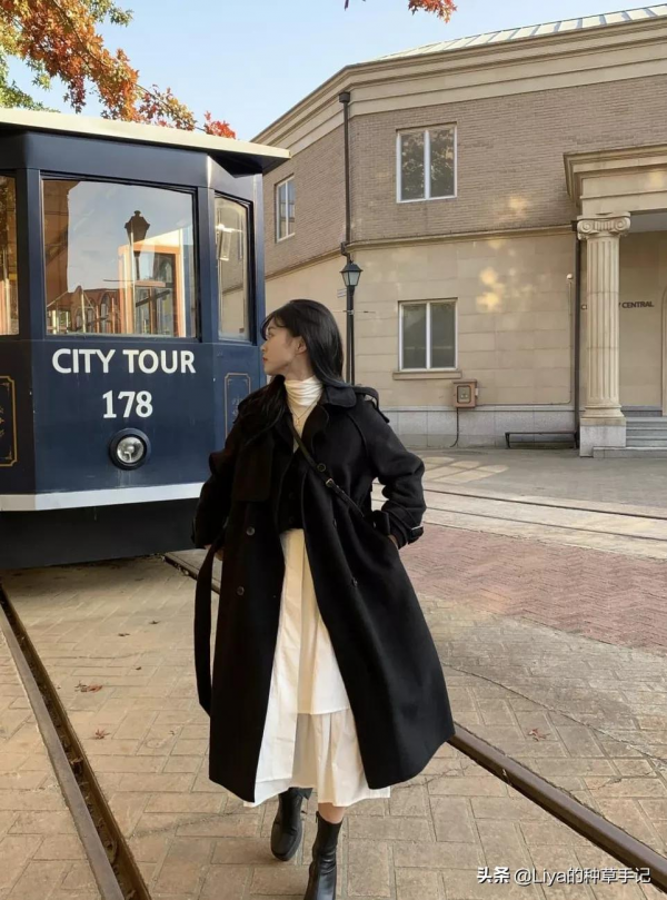 厚外套 + 裙子，照著穿巨時髦