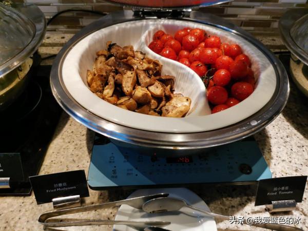 邊欣賞故宮景色邊吃早餐