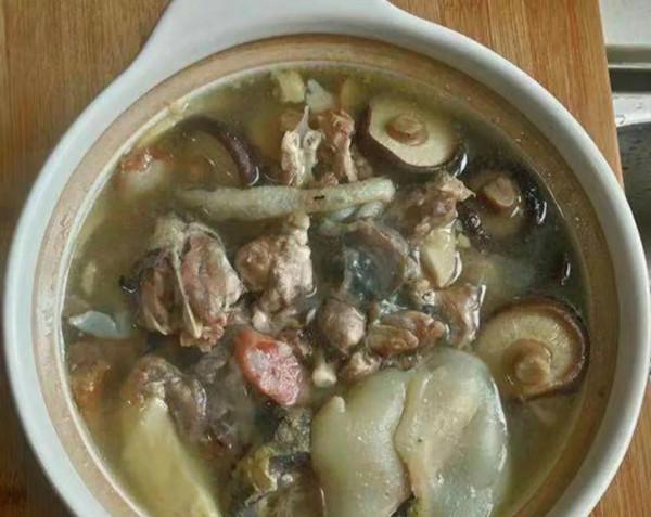 大叔深山養殖:八萬只團魚,兩三年過後,讓他大賺了三千六百萬元 大叔深山養殖:八萬只團魚,兩三年過後,讓他大賺了三千六百萬元