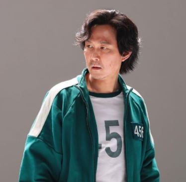 從韓國教授，到韓國藝人，他們都說吳京穿過的綠色運動服是韓國的