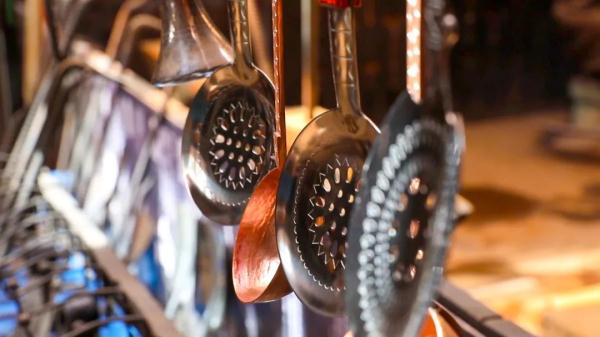 探訪喀什古城的鐵器傳承人 探訪喀什古城的鐵器傳承人