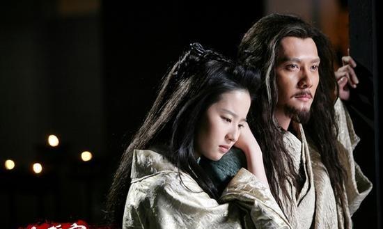 霸王別姬並不是美好的愛情故事，如果虞姬不自殺，項羽就會殺掉她