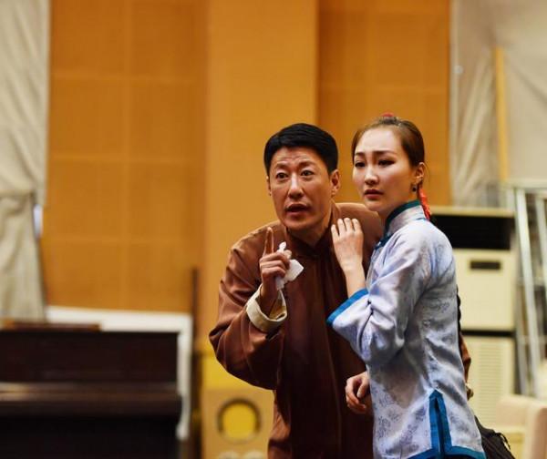 於震妻子辛月：嫁二婚丈夫亦美滿，我是三個孩子的幸福媽媽
