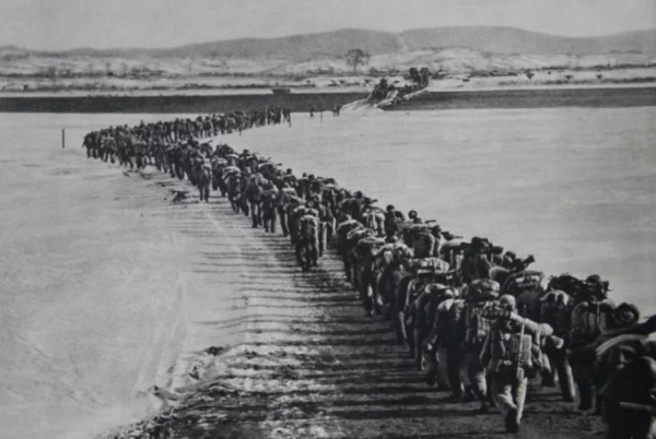 王學風：雙腿盡斷死守殲敵，犧牲68年籍貫成迷，兩省農民搶著認親