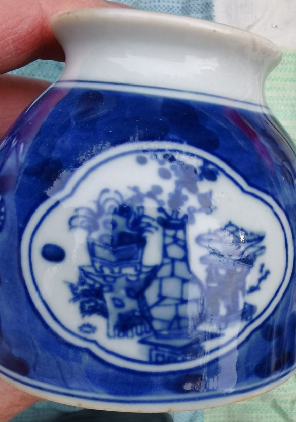 清末民初青花“博古紋”水盂