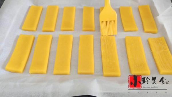 家裡有玉米麵教你做爐果，比桃酥還好吃，入口香酥脆甜，好吃極了