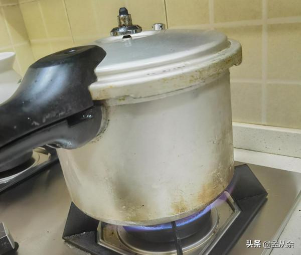 新鮮的羊排2斤半花了80元，家常烤羊排，外焦內嫩，快來秒做法